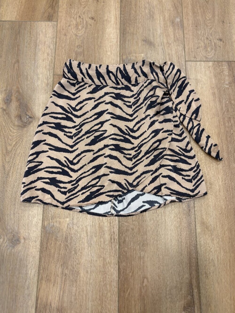 🌟 REFORMATION 🌟 SILK TIGER PRINT MINI WRAP SKIRT BROWN / BLACK SZ XS